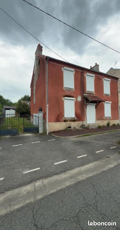 Maison 5 pièces 125 m² · à Lavaveix-les-Mines · 125 m² · 80 000 €