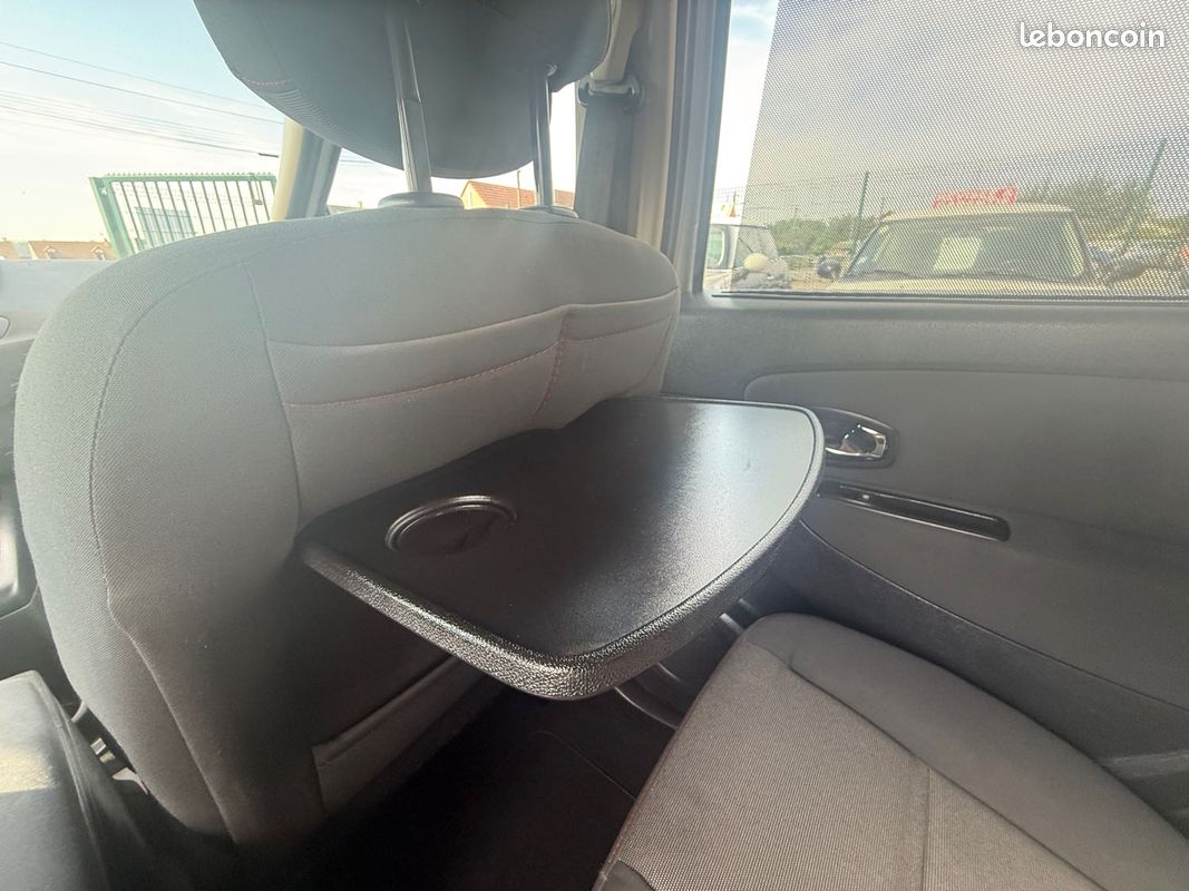 Renault grand scenic 3 phase 2 1.6 dci - 130cv 16v turbo 7 places 2012 (image 27)
