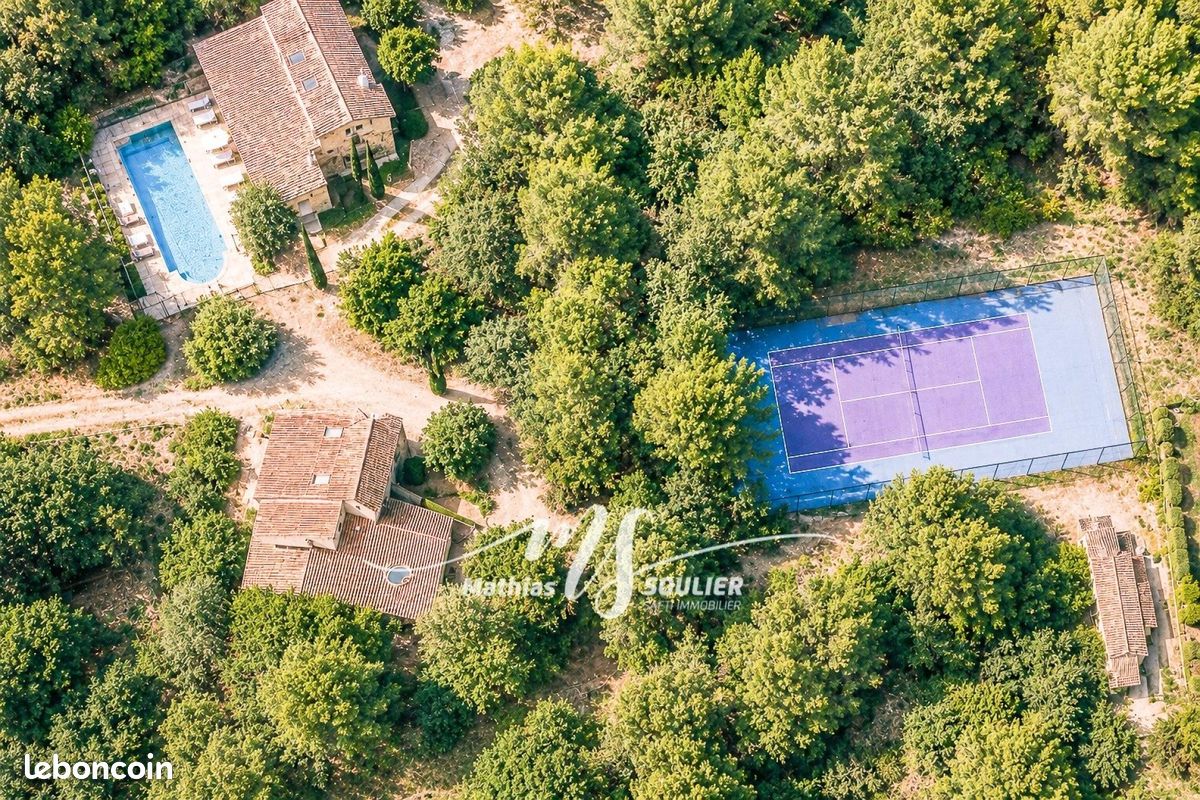 Maison 15 pièces 300 m² · à Grans · 300 m² · 1 870 000 €