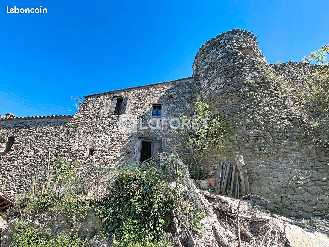 Maison 8 pièces 107 m² · à Castelnou · 107 m² · 150 000 €