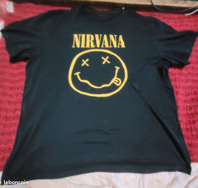 Nirvana Noir Tee Shirt Nirvana Kiabi Tee-shirt Kiabi/Nirvana Noir/jaune  Vêtements