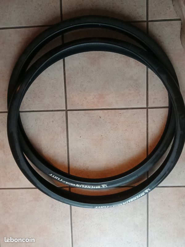 Pneus vélo de route (image 1)