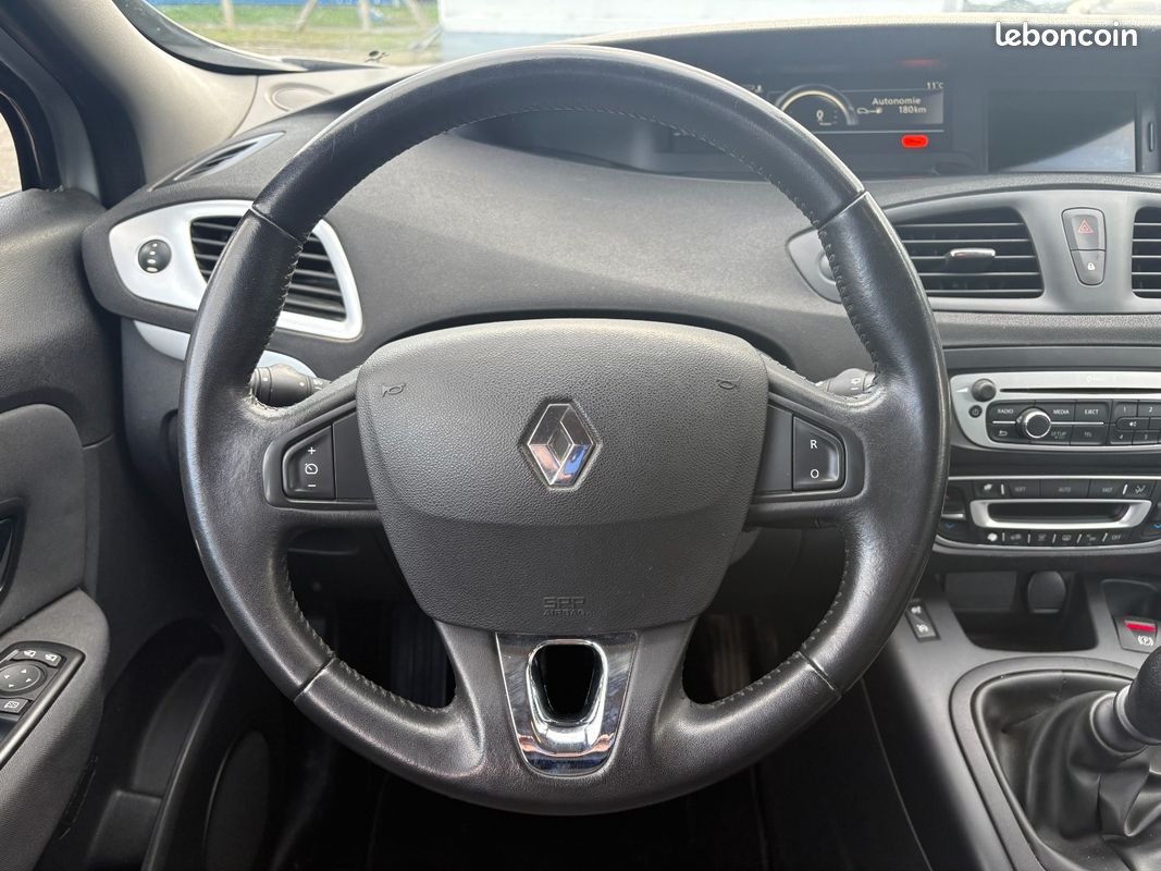 Renault GRAND SCÉNIC III DCi 110 eco2 Limited 7 pl (image 11)