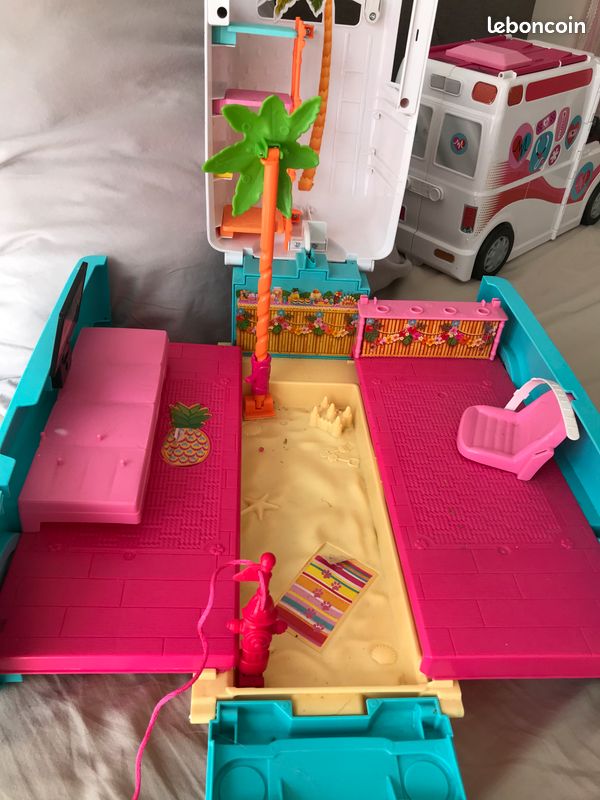 Ambulance Barbie (image 16)