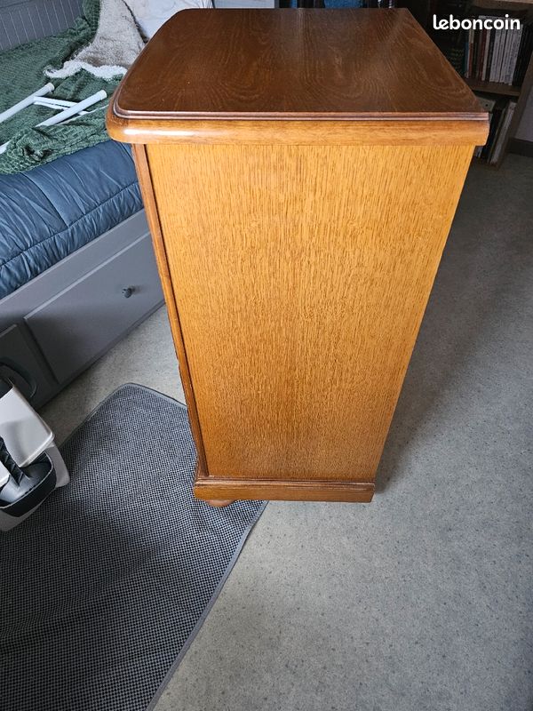 Commode (image 2)