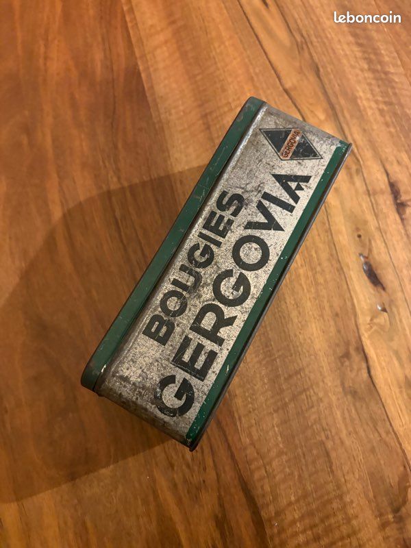Lot de 8 bougies POGNON GERGOVIA ALUMIN 614X motos années 50. Ancien