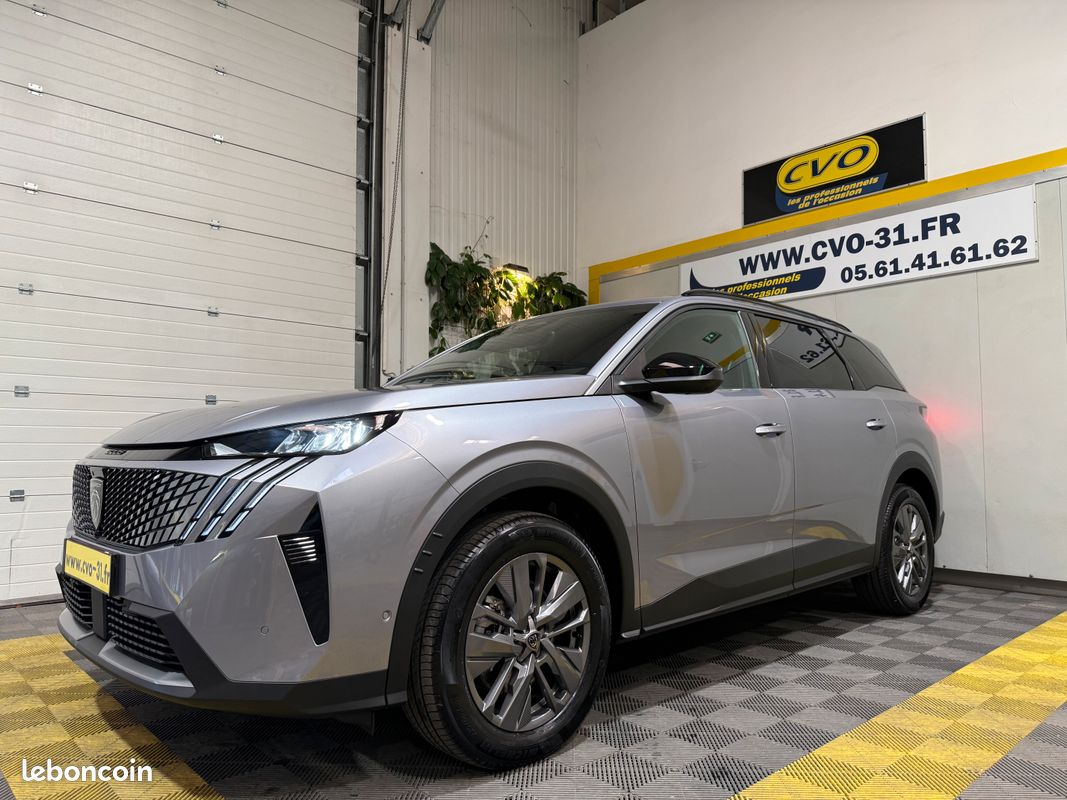 Nouveau 5008 Hybrid 145cv Allure EDC-6 Gris Artense 1er Main Options 7 Places + Régulateur adaptatif + 4 Camera vu 360° + Angles morts + J-Alu 19" (image 1)