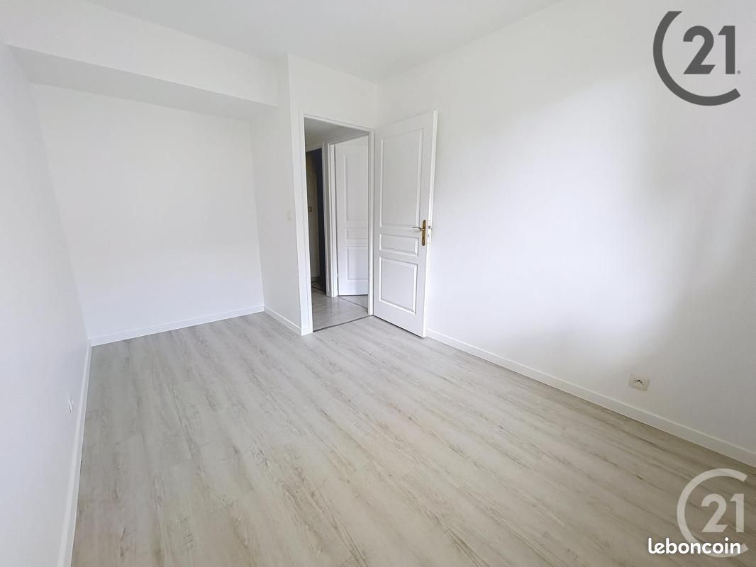 Appartement a louer brie-comte-robert - 3 pièce(s) - 57 m2 - Surfyn