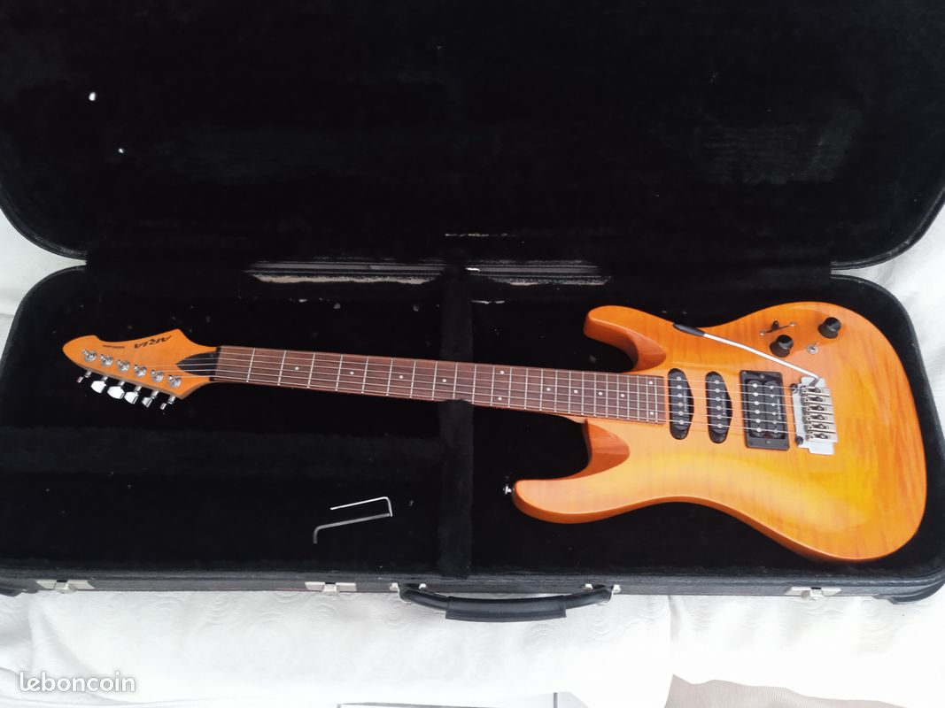 Guitare Aria Magna vintage (image 2)