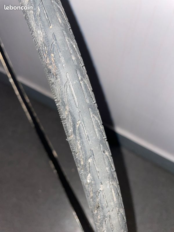 Pneu vélo 28 pouces (image 2)