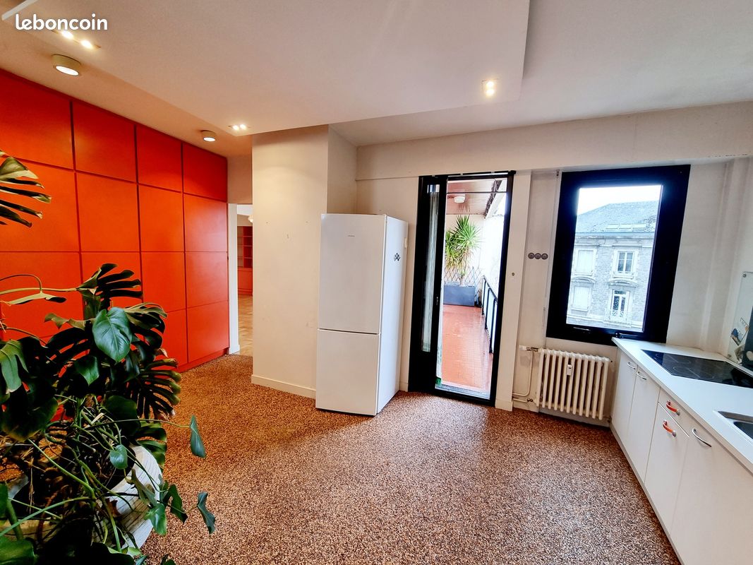Limoges centre, appartement T4, gge et balcon - Limoges 87000 Centre-Hôtel de Ville Emailleurs (image principale 0)