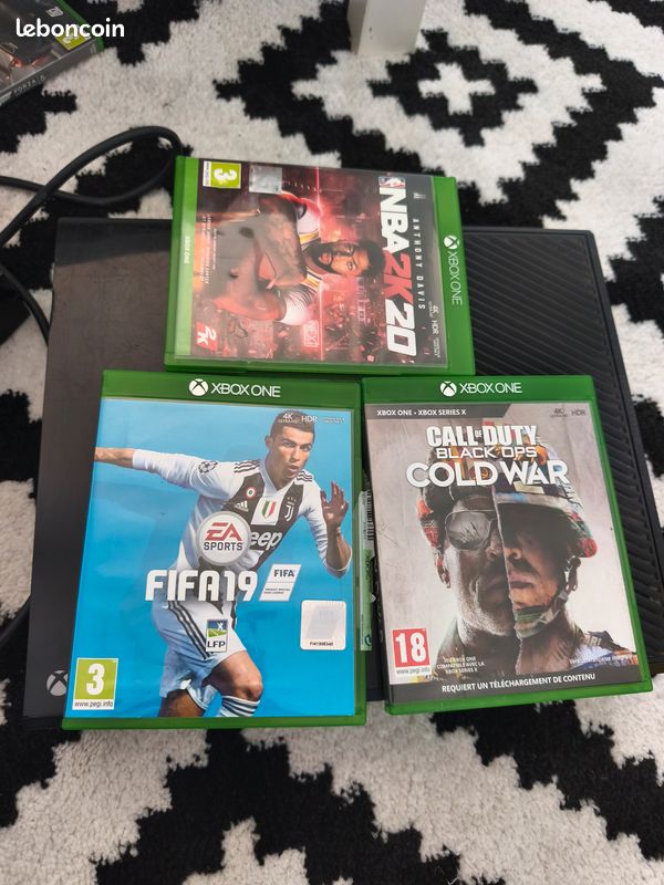 Xbox One 500 Go + 4 jeux (sans manette) (image 1)