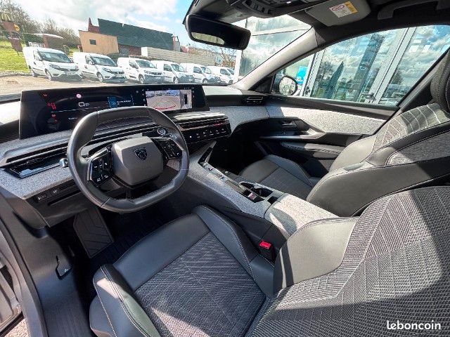 Peugeot 3008 III ALLURE HYBRID 136 E-DCS6 (image 16)