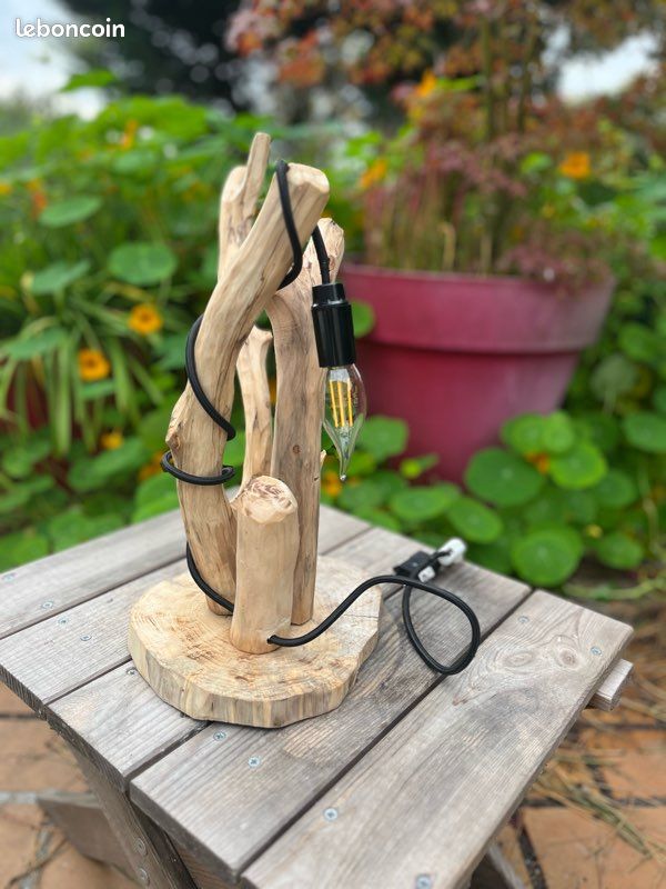 Lampe en bois naturel (image 2)