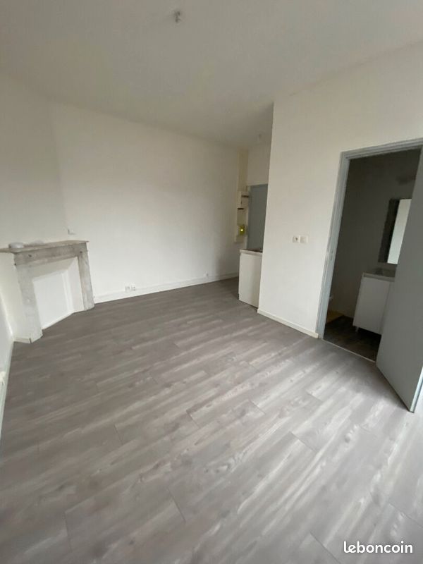 Appartement 1 pièce(s) 19 m²à louer Saint-quentin