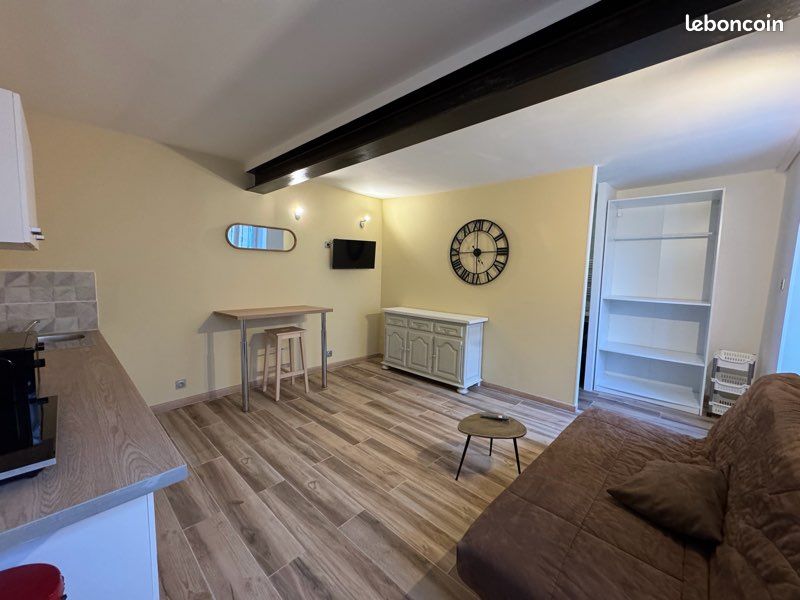 Appartement 1 pièce 25 m² · à Sénas · 25 m² · 630 €