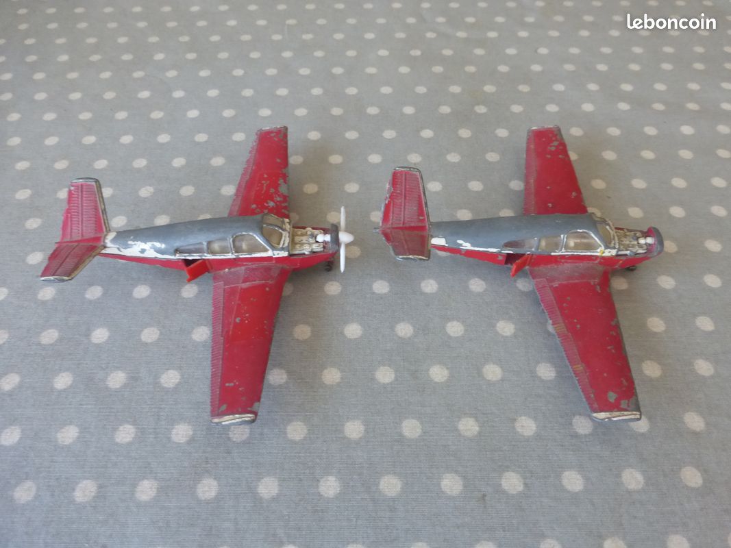 Avion Dinky Toys Bloch 220 Meccano France avion de ligne