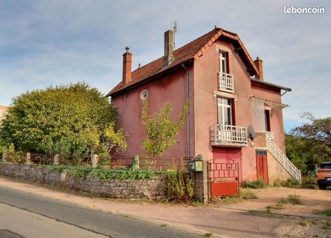 Maison 6 pièces 125 m² · à Saint-Gengoux-le-National · 125 m² · 139 000 €