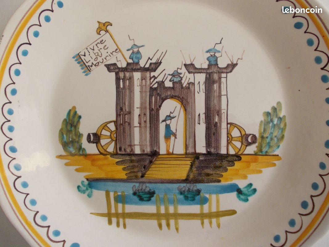 Nevers. Assiette en faïence à décor d'une fabrique, XVIIIe [3