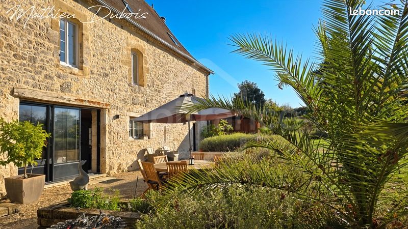 Maison 12 pièces 271 m² · à Issigeac · 271 m² · 695 000 €
