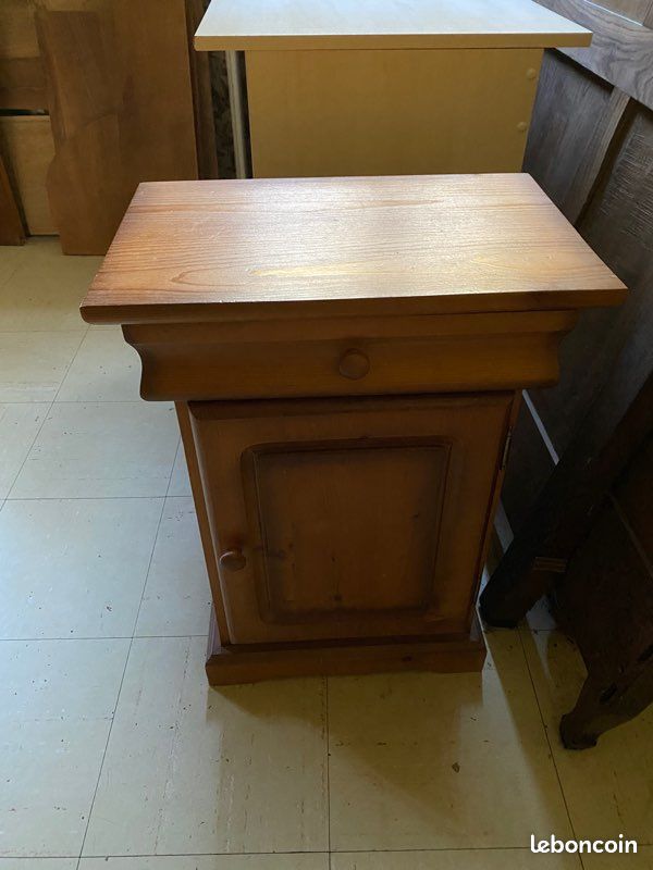 Lit et table de nuit (image 2)