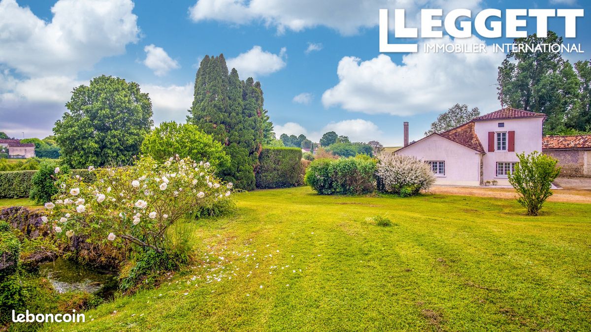 Maison 5 pièces 146 m² - Villebois-Lavalette 16320 (image principale 0)