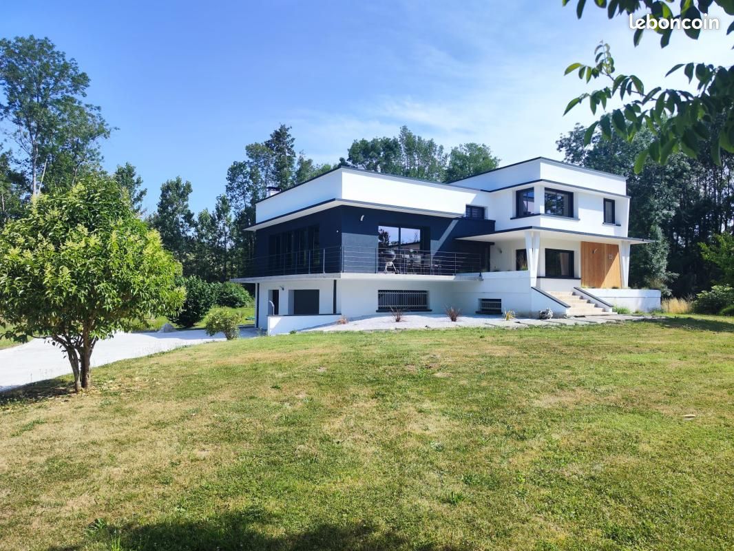 Maison 6 pièces 370 m² · à Agen · 370 m² · 849 000 €