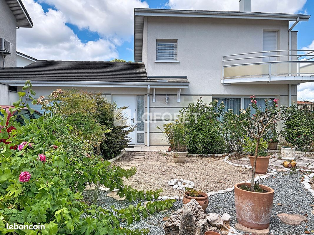 Maison 3 pièces 74 m² · à Mérignac · 74 m² · 335 000 €