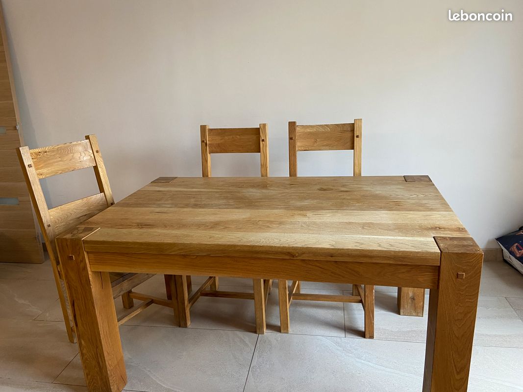 Table en bois (image 1)