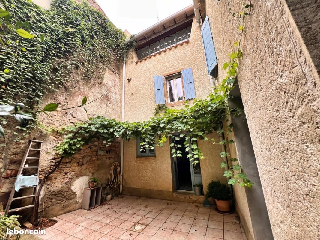 Maison 10 pièces 207 m² · à Fabrezan · 207 m² · 263 000 €