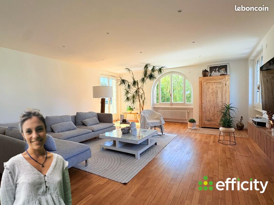 Maison 8 pièces 306 m² · à Bonson · 306 m² · 415 000 €