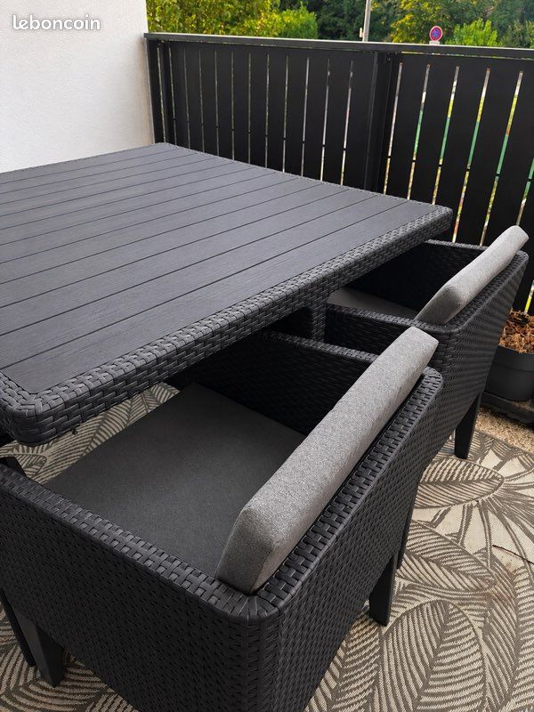 Table de jardin (image 1)
