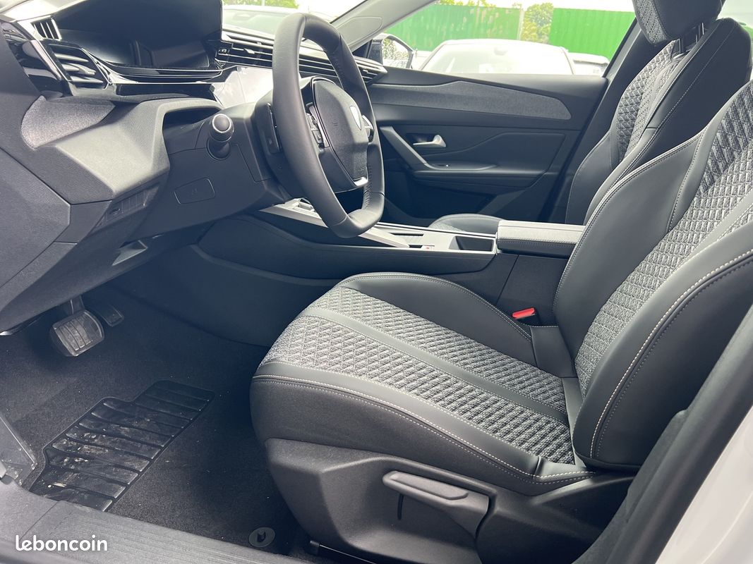 Peugeot 308 1.5 BLUEHDI 130CH S&S ALLURE EAT8 (image 13)