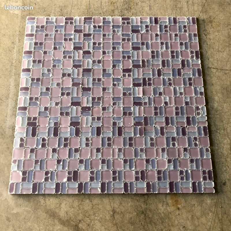 Mosaïque de verre vieilli couleur pourpre sur trame (image 2)