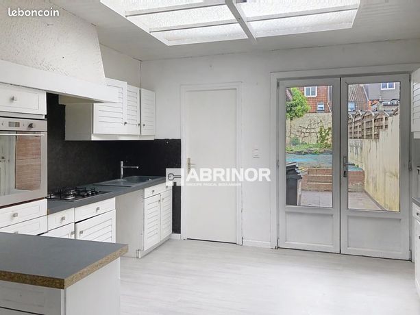 https://img.leboncoin.fr/api/v1/lbcpb1/images/9f/d3/e5/9fd3e5aee8d4640601afb8ffc55d1adf4c57e0df.jpg?rule=ad-image