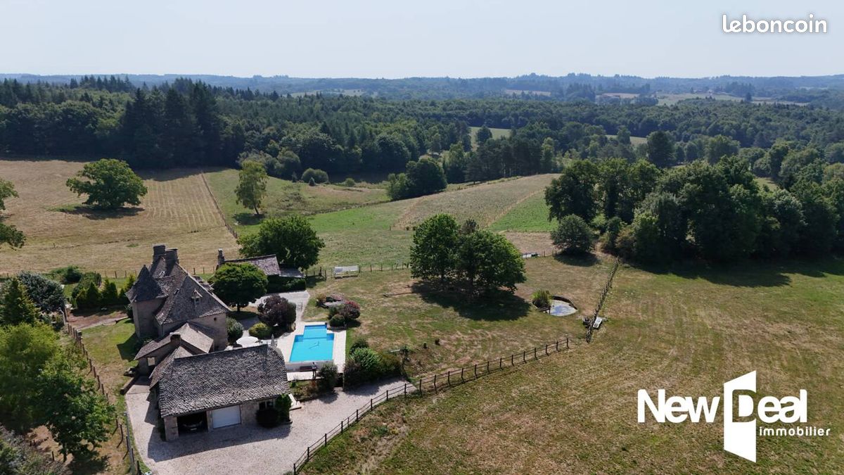 10 pièces 230 m² · à Argentat-sur-Dordogne · 230 m² · 599 500 €