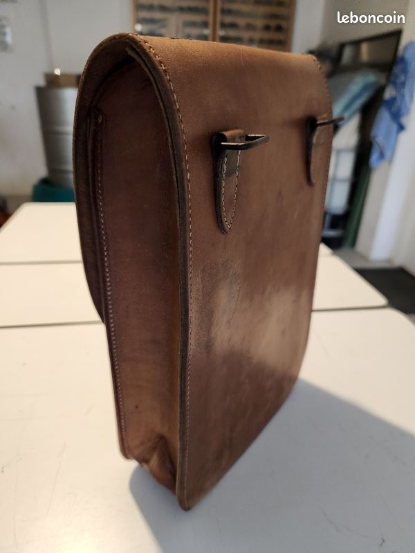 Selle en corne de cuir - France