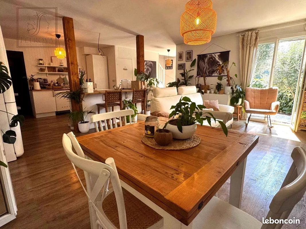 Maison 5 pièces 114 m² · à Carros · 114 m² · 599 000 €
