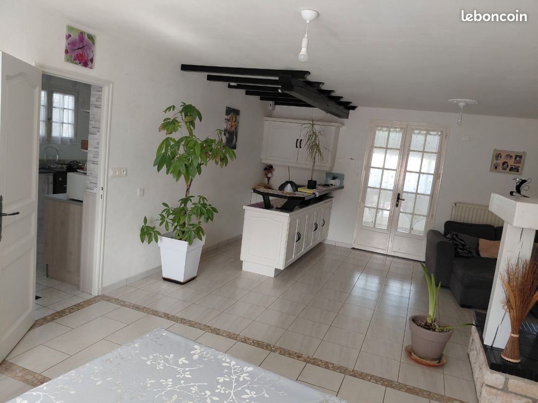Maison 8 pièces 138 m² · à Fontaine-le-Comte · 138 m² · 330 000 €