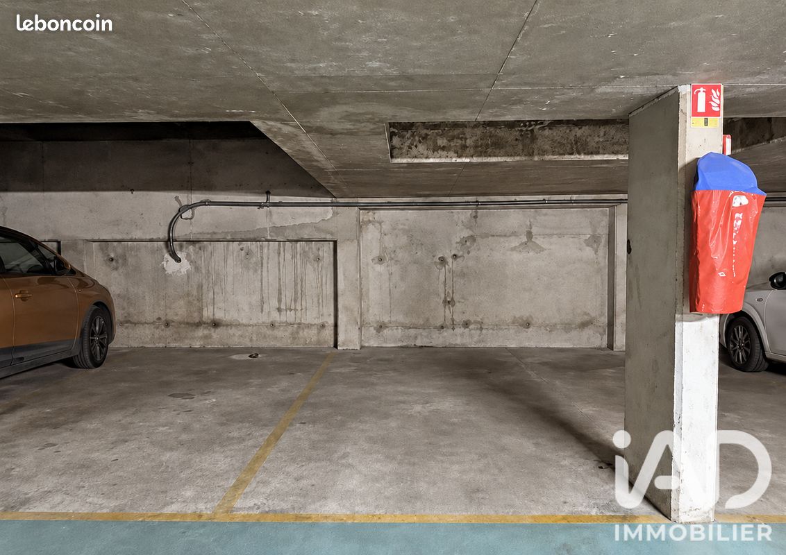 Parking 11 m² · à Paris · 11 m² · 16 000 €