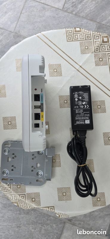 Pack Wi-Fi Pro Cisco 1832i - Complet (Alim + Support Mural) (image 1)