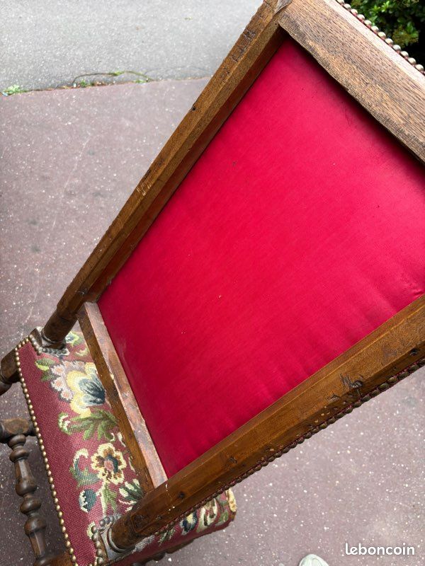 Chaise ancienne en chêne sculpté avec tapisserie décorative style Henri II (image 3)