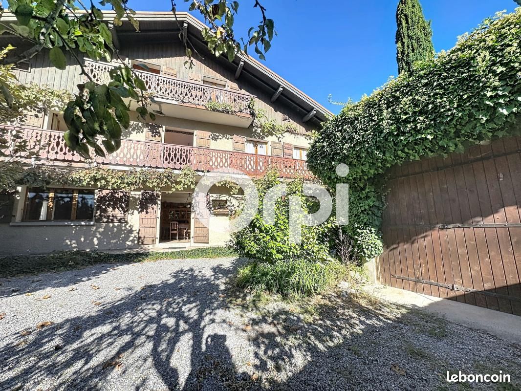 Maison 8 pièces 198 m² · à Saint-Jeoire · 198 m² · 398 000 €