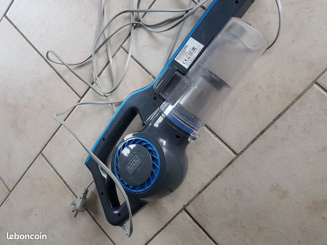 Aspirateur black et decker 600 watts cyclone system (image 7)