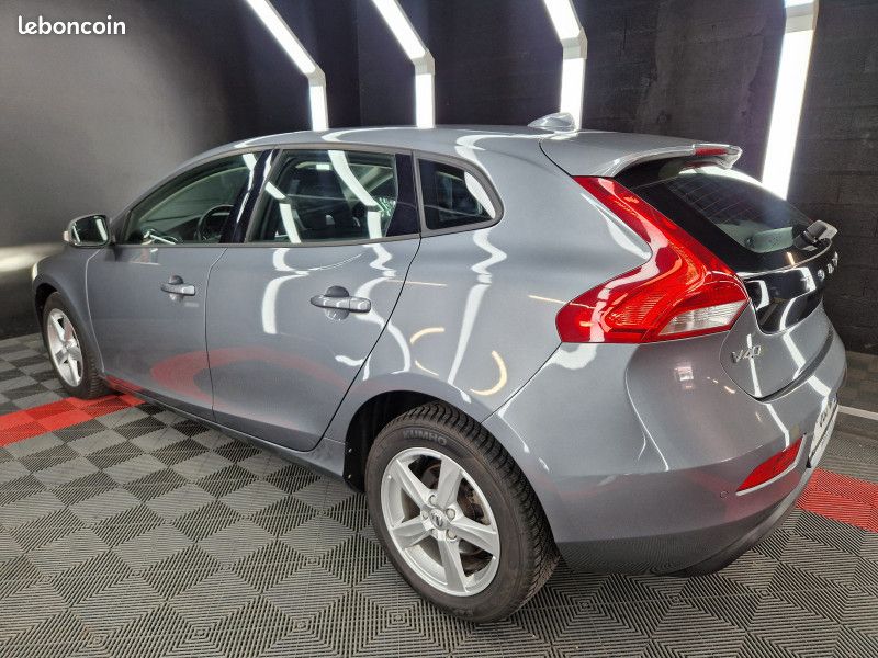Volvo V40 D2 120CH BVA KINETIC * BLUETOOTH * XENON * RADAR (image 6)