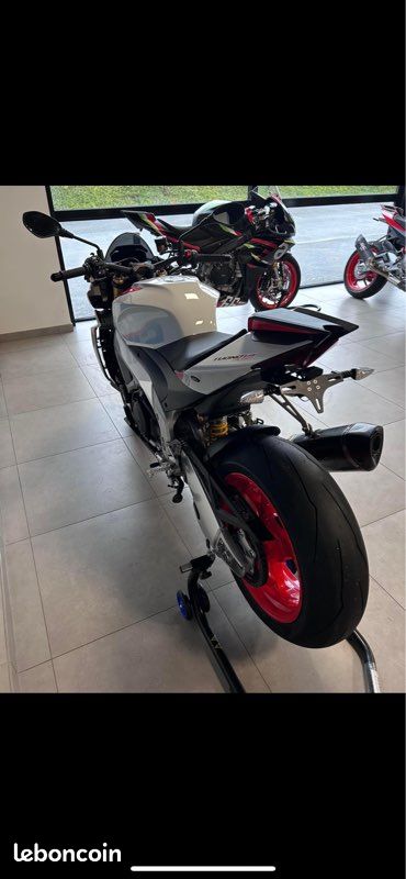Aprilia tuono v4 1100 factory speed white (image 2)