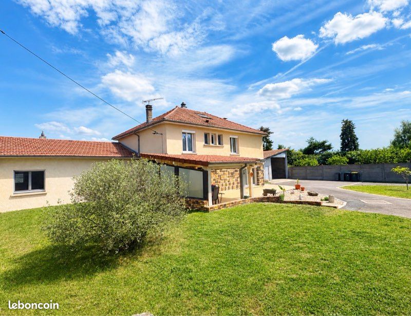 Maison 7 pièces 210 m² · à Lezoux · 210 m² · 392 000 €