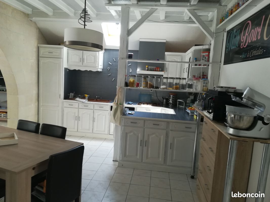 Maison 13 pièces 205 m² · à Briollay · 205 m² · 275 000 €
