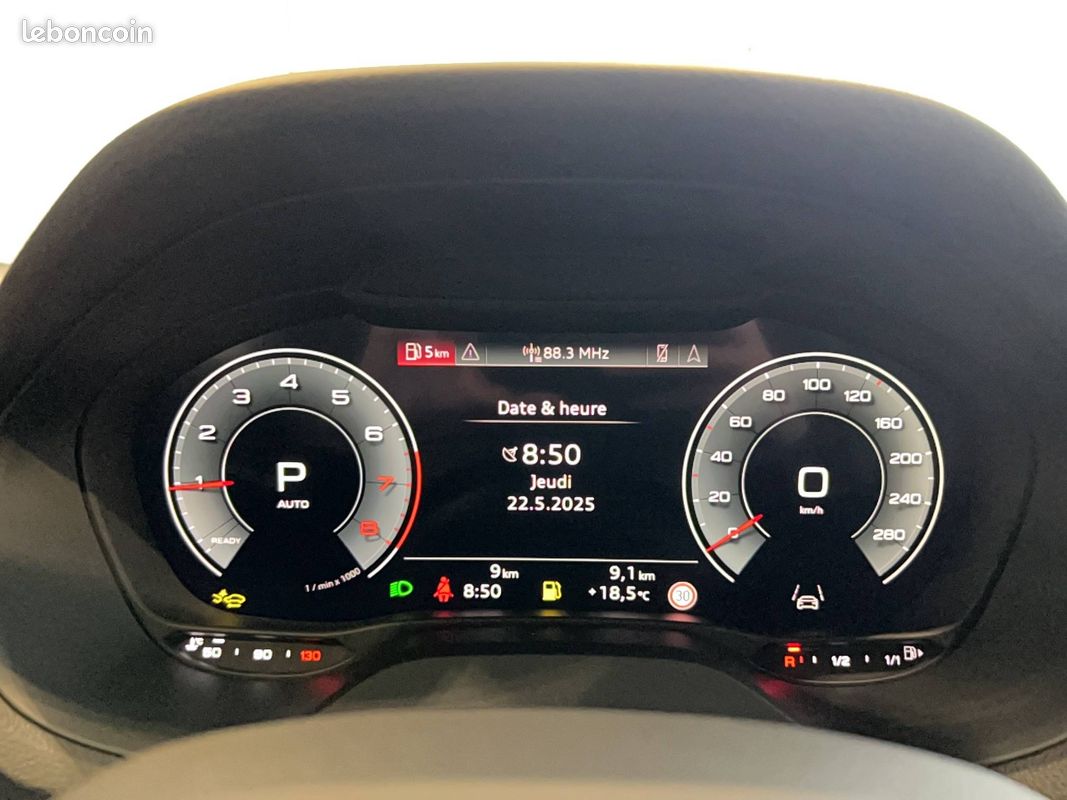 AUDI Q2 35 TFSI 150 S tronic 7 Black Edition (image 13)