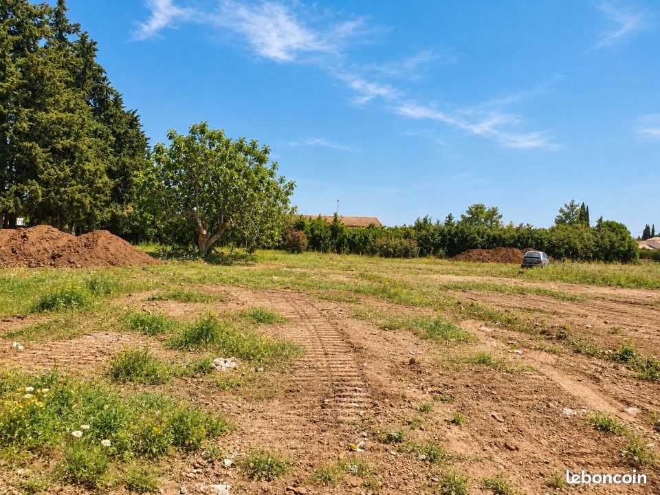 Terrain 200 m² · à Redessan · 79 900 €